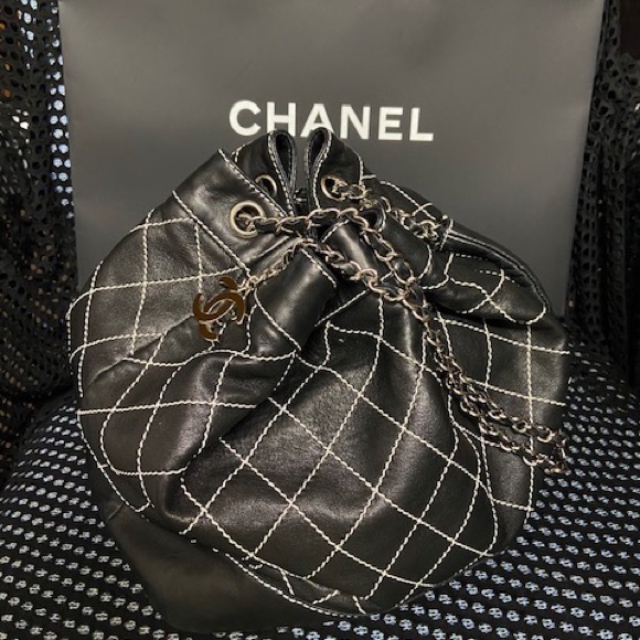 🖤 HP🎉Chanel Bucket Lambskin Bag - Picture 5 of 16